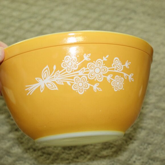 Vintage Pyrex Butterfly Gold Set of 3 Mixing Bowls 401 402 403 - Nesting Design - Picture 8 of 14